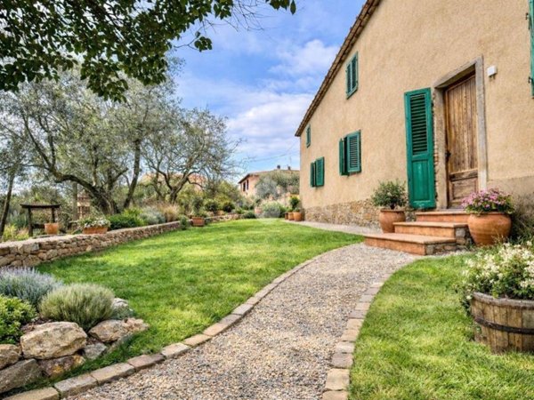 casa indipendente in vendita a Capraia e Limite in zona Castra