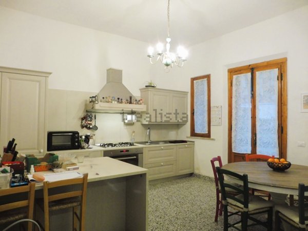 casa indipendente in vendita a Capraia e Limite