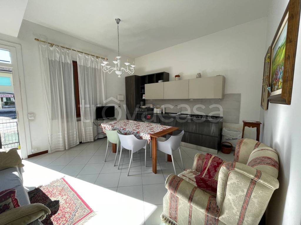 appartamento in vendita a Capraia e Limite in zona Limite sull' Arno