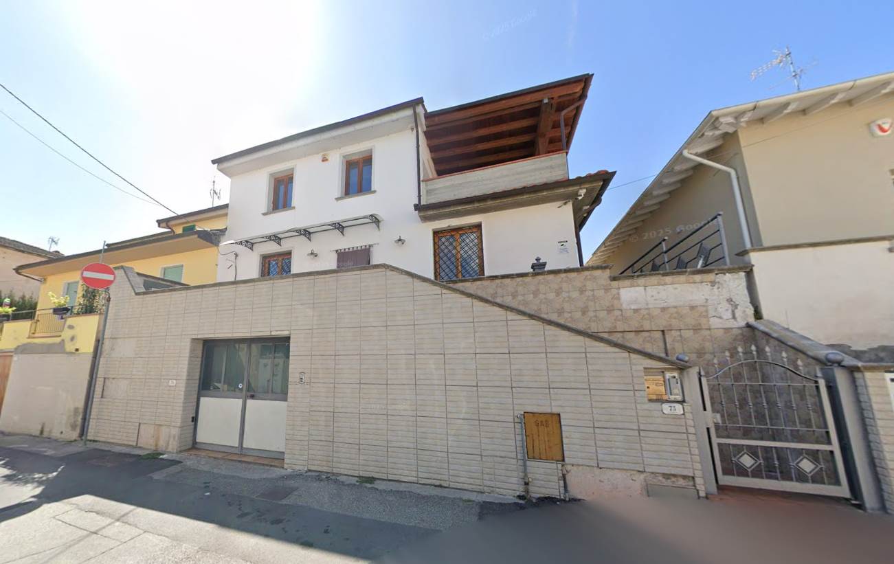 casa indipendente in vendita a Capraia e Limite