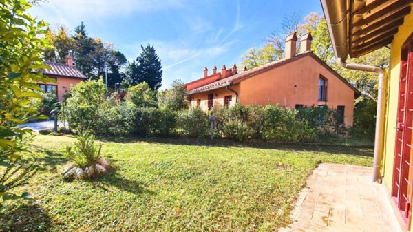 casa indipendente in vendita a Capraia e Limite