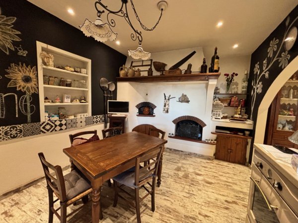 appartamento in vendita a Capraia e Limite