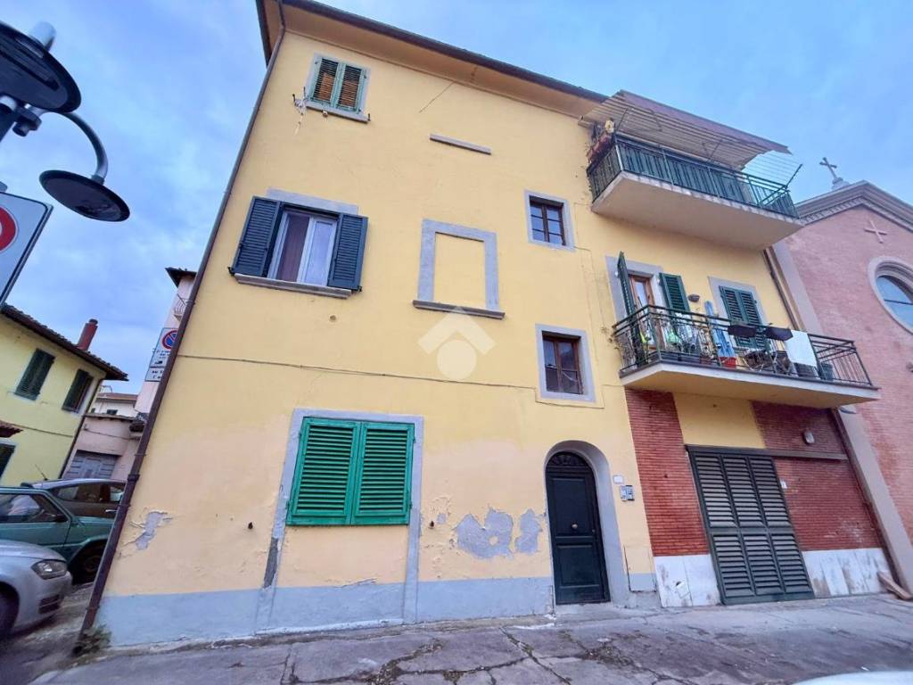 appartamento in vendita a Capraia e Limite in zona Limite sull' Arno