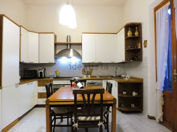 appartamento in vendita a Capraia e Limite