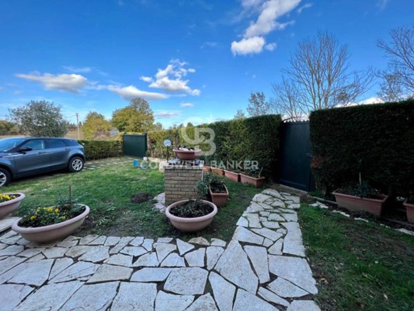 casa indipendente in vendita a Capraia e Limite