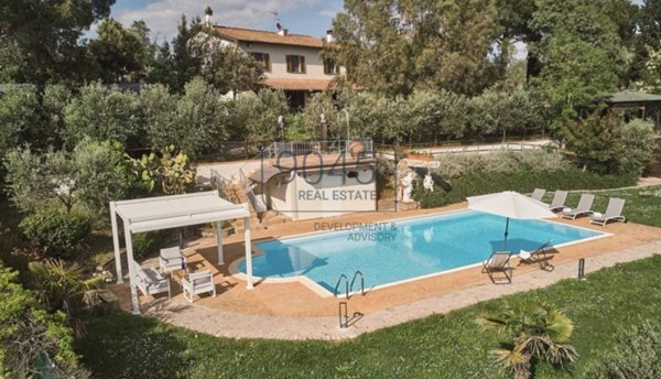 casa indipendente in vendita a Capraia e Limite