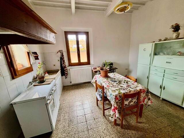 appartamento in vendita a Capraia e Limite