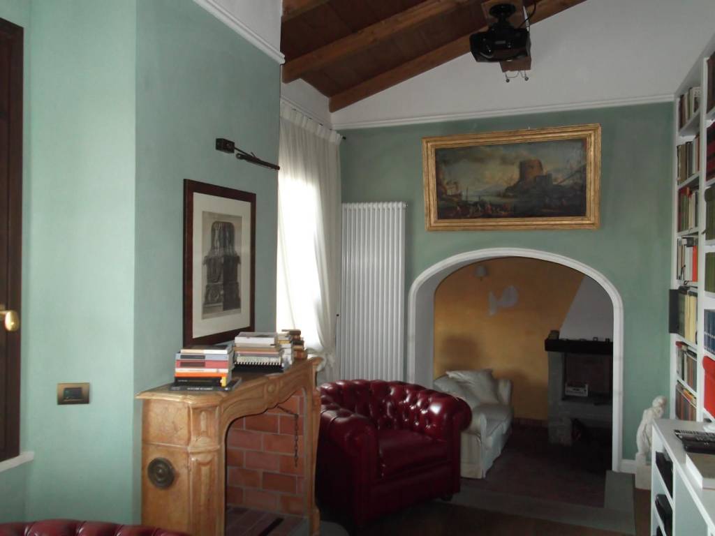 casa indipendente in vendita a Capraia e Limite