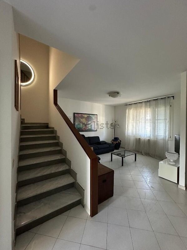 casa indipendente in vendita a Capraia e Limite