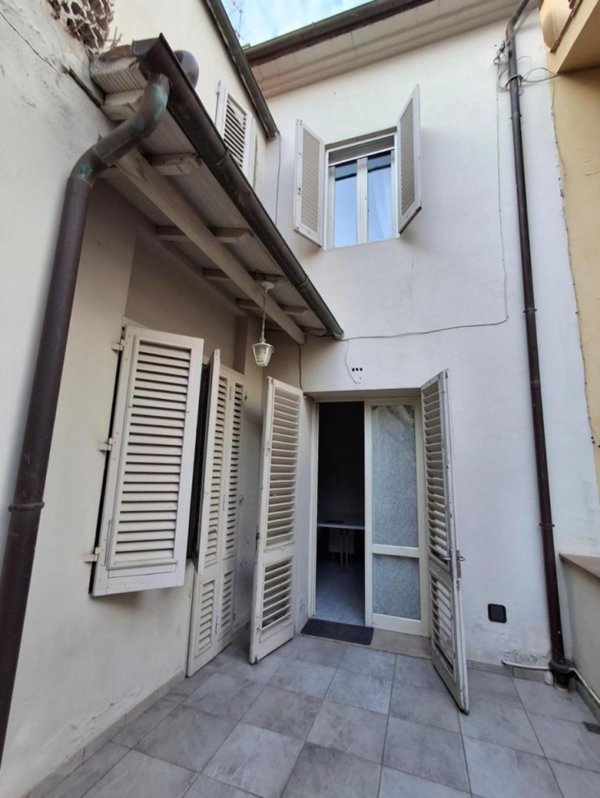 casa indipendente in vendita a Capraia e Limite in zona Limite sull' Arno