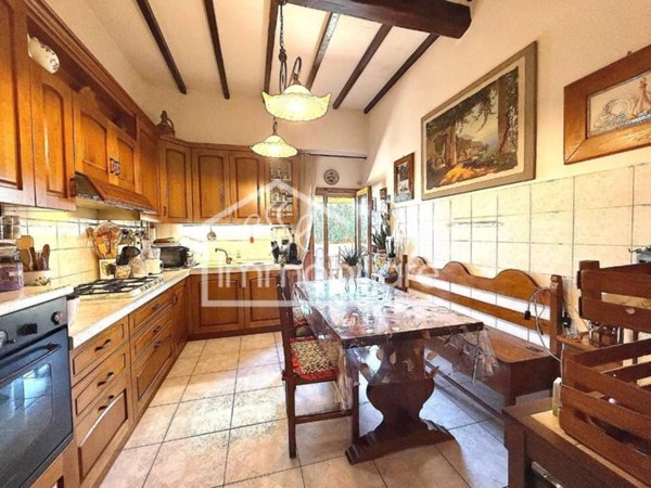 appartamento in vendita a Capraia e Limite