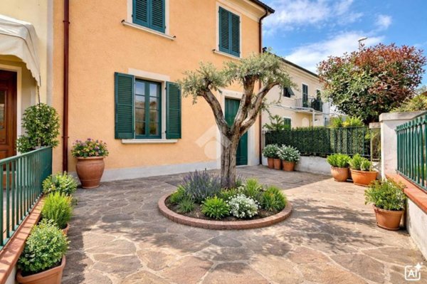 casa indipendente in vendita a Capraia e Limite in zona Limite sull' Arno