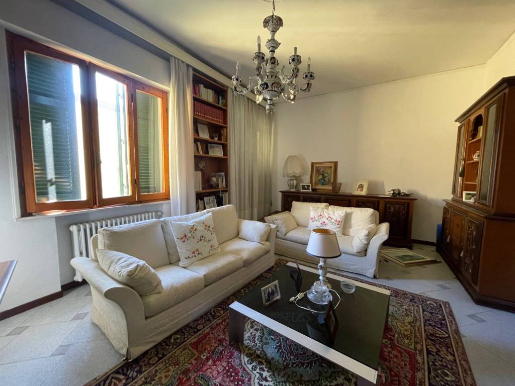 casa indipendente in vendita a Capraia e Limite in zona Limite sull' Arno
