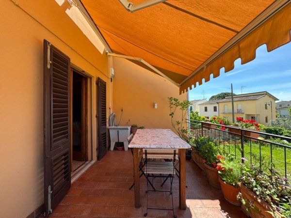 appartamento in vendita a Capraia e Limite in zona Limite sull' Arno