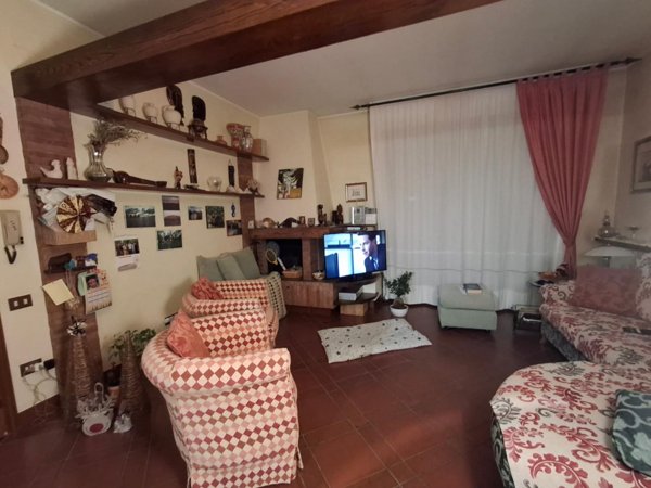 appartamento in vendita a Capraia e Limite