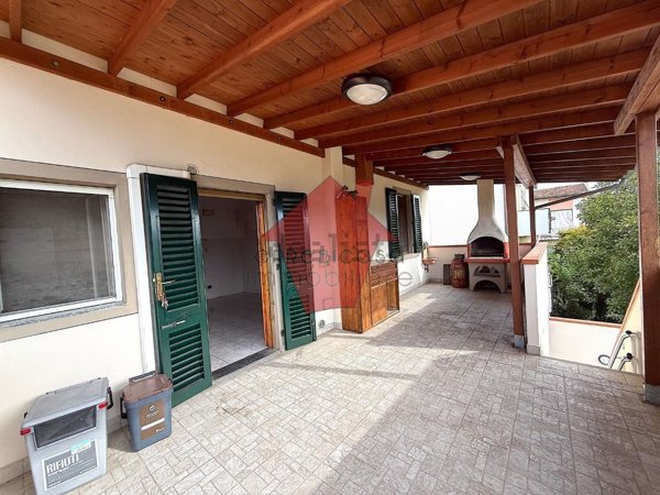 appartamento in vendita a Capraia e Limite in zona Capraia Fiorentina