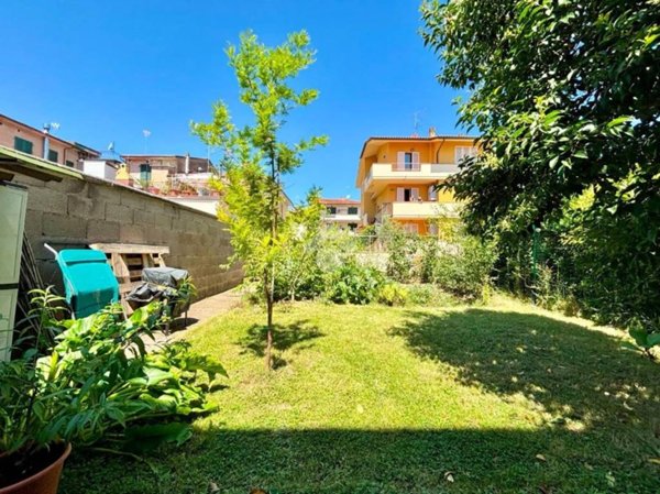 casa indipendente in vendita a Capraia e Limite in zona Limite sull' Arno