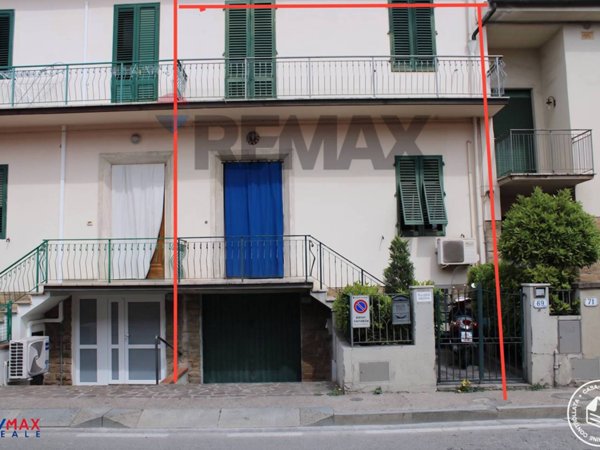 casa indipendente in vendita a Capraia e Limite in zona Limite sull' Arno