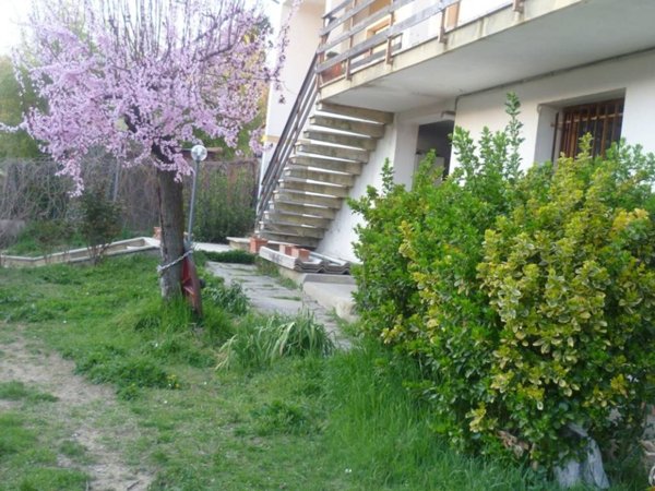 casa indipendente in vendita a Capraia e Limite in zona Limite sull' Arno