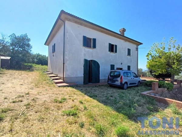 casa indipendente in vendita a Capraia e Limite
