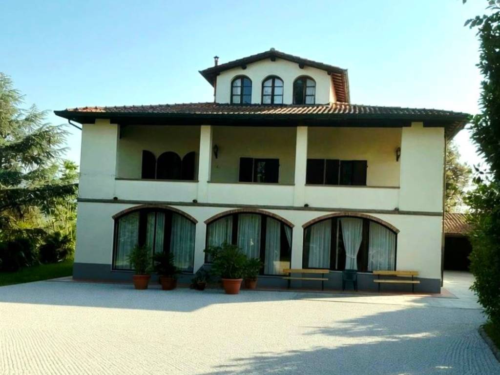 casa indipendente in vendita a Capraia e Limite in zona Limite sull' Arno
