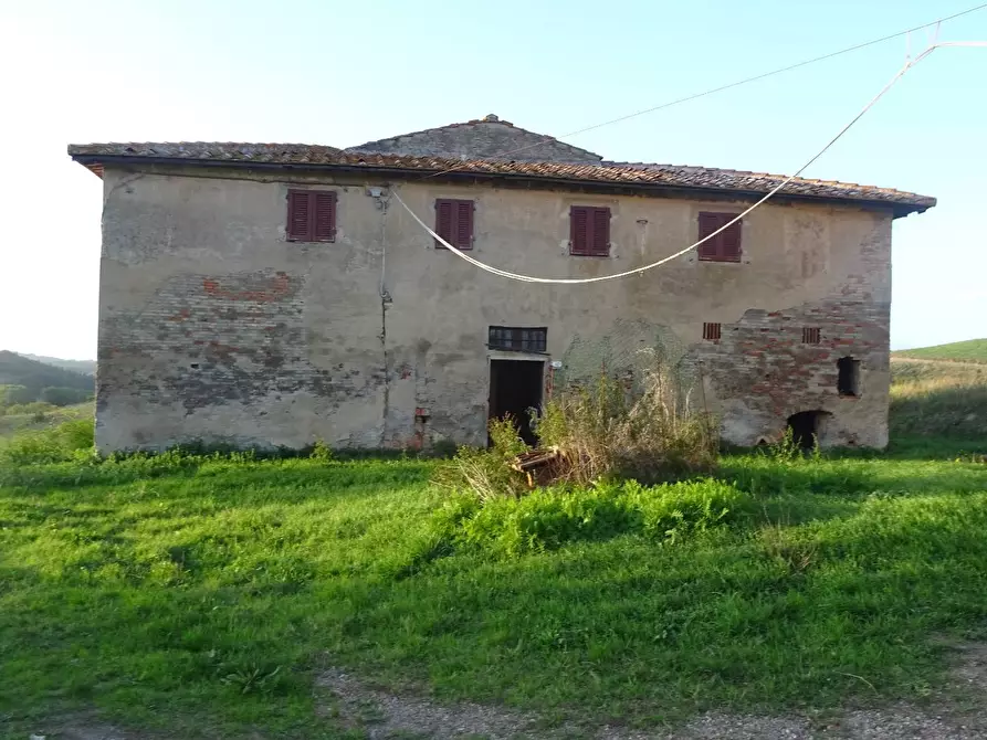 casa indipendente in vendita a Capraia e Limite in zona Castra