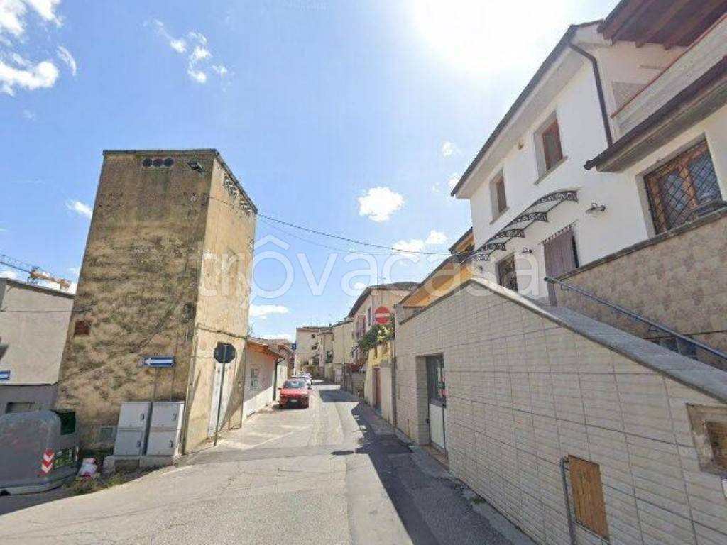 appartamento in vendita a Capraia e Limite in zona Limite sull' Arno