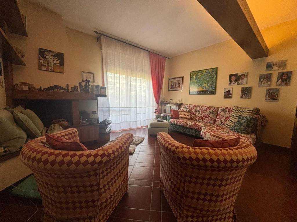 appartamento in vendita a Capraia e Limite in zona Capraia Fiorentina