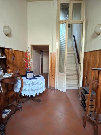casa indipendente in vendita a Capraia e Limite