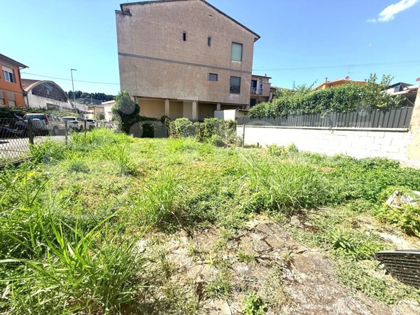 casa indipendente in vendita a Capraia e Limite in zona Limite sull' Arno