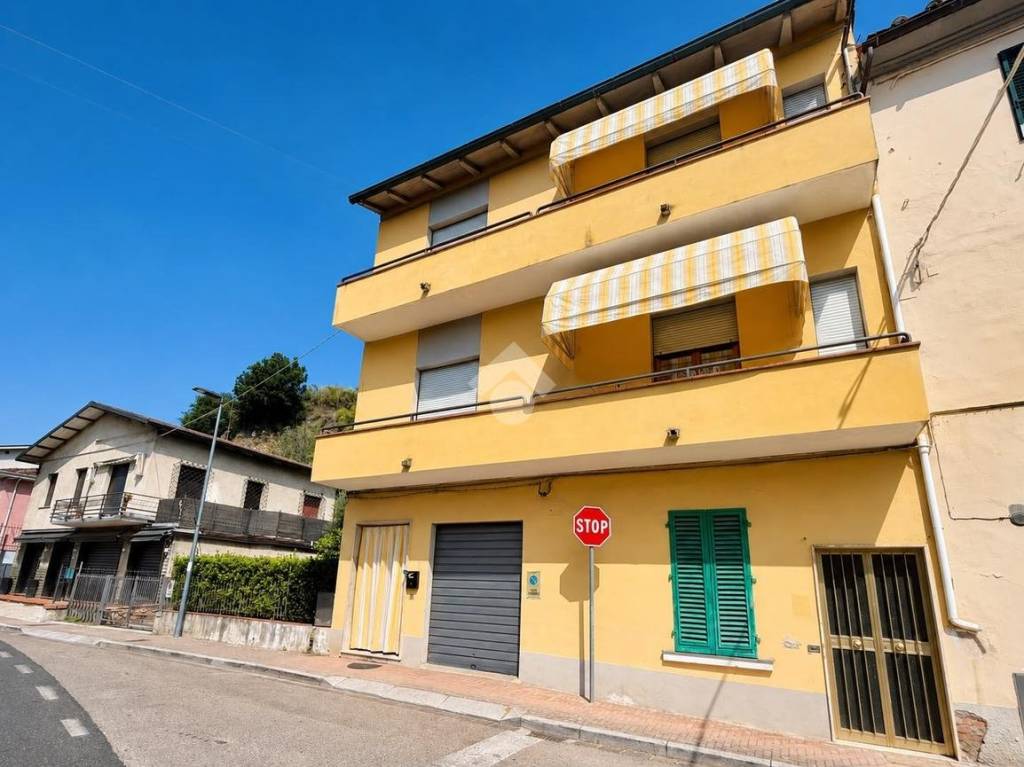 casa indipendente in vendita a Capraia e Limite in zona Capraia Fiorentina