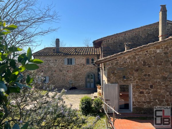 casa indipendente in vendita a Capraia e Limite in zona Castra
