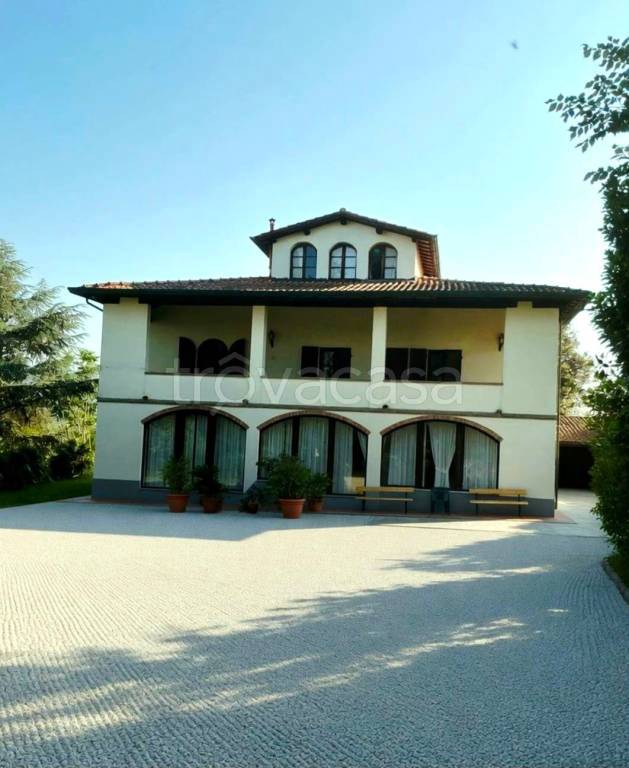 casa indipendente in vendita a Capraia e Limite in zona Limite sull' Arno