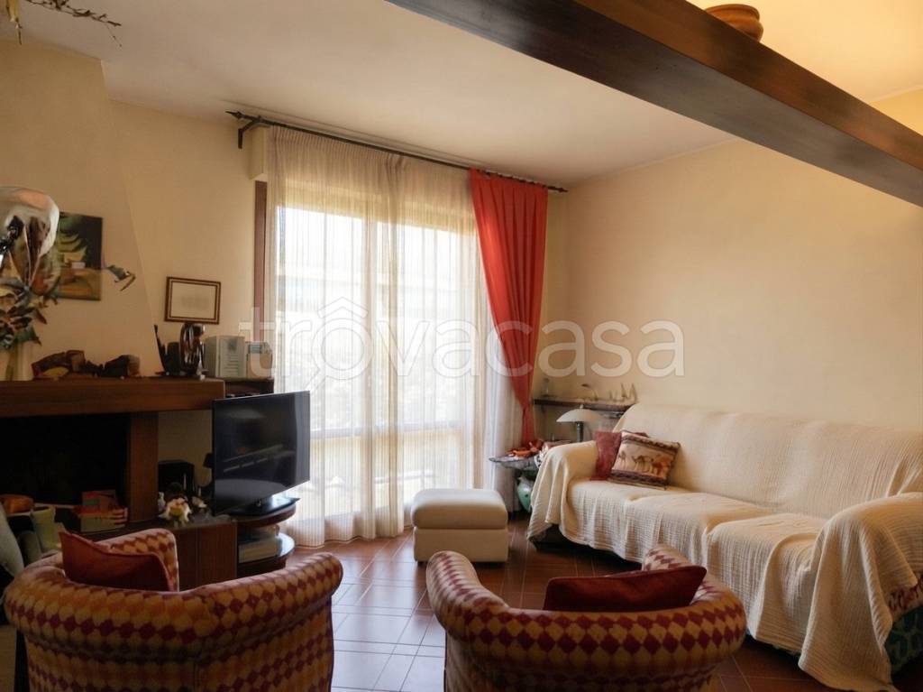 appartamento in vendita a Capraia e Limite in zona Capraia Fiorentina