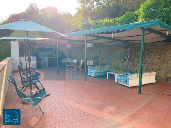 casa indipendente in vendita a Capraia e Limite in zona Castra