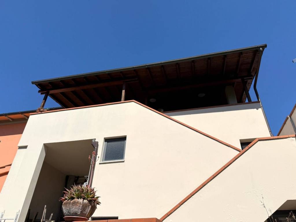 appartamento in vendita a Capraia e Limite in zona Limite sull' Arno