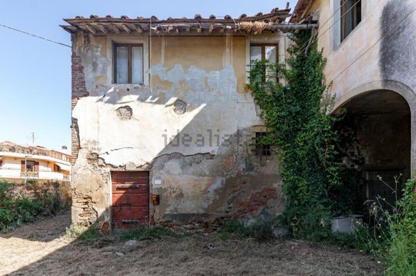 casale in vendita a Capraia e Limite in zona Castra