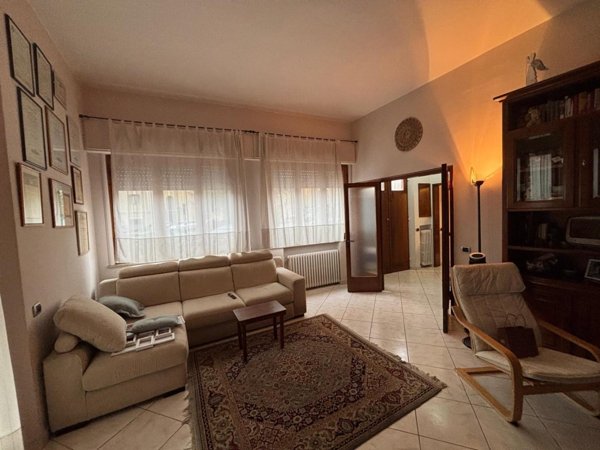 casa indipendente in vendita a Capraia e Limite in zona Limite sull' Arno