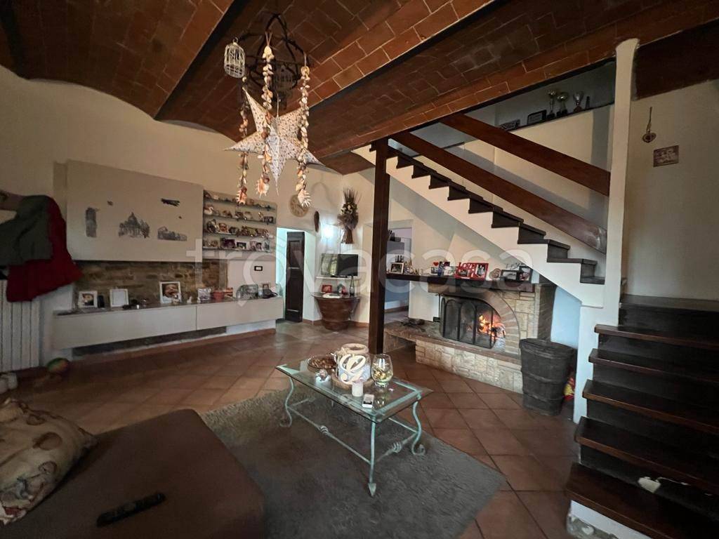 casa indipendente in vendita a Castelfiorentino in zona Petrazzi