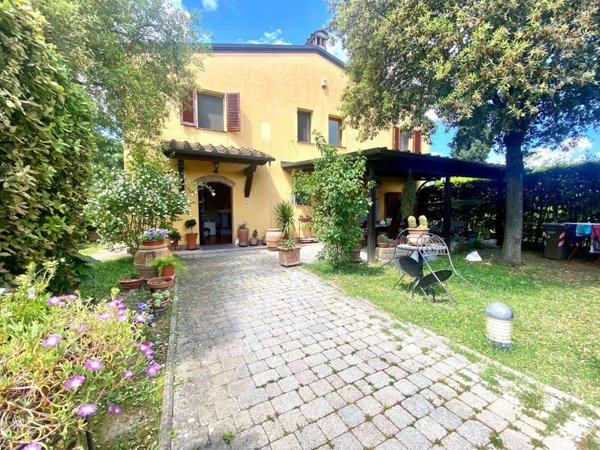 intera palazzina in vendita a Castelfiorentino