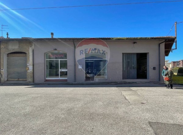 locale commerciale in vendita a Castelfiorentino