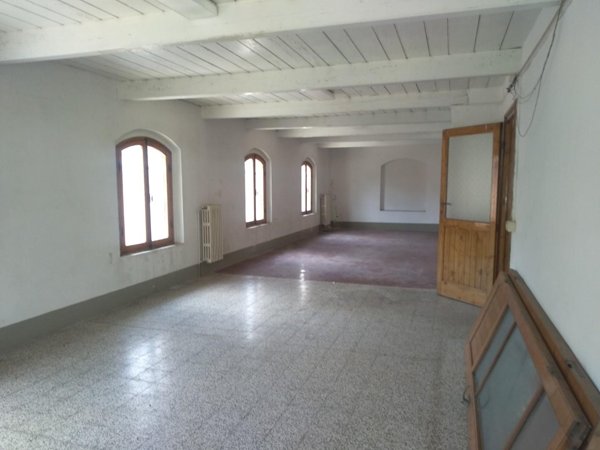 locale di sgombero in vendita a Castelfiorentino