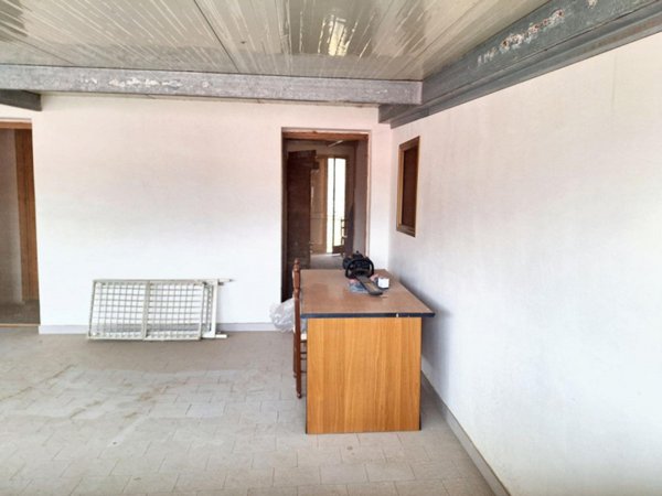 locale di sgombero in vendita a Castelfiorentino