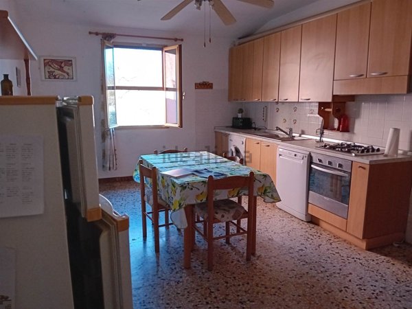 casa semindipendente in vendita a Castelfiorentino in zona Dogana
