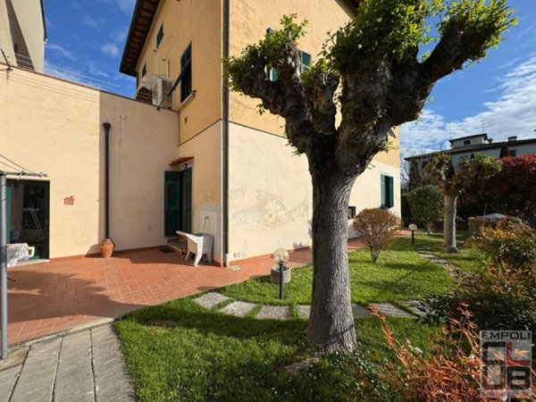 casa semindipendente in vendita a Castelfiorentino in zona Dogana