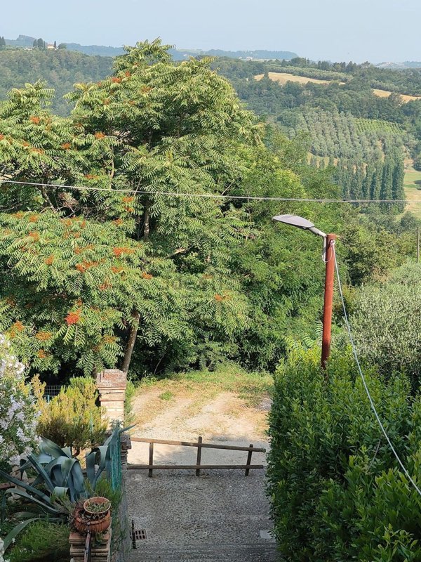 appartamento in vendita a Castelfiorentino in zona Castelnuovo d'Elsa