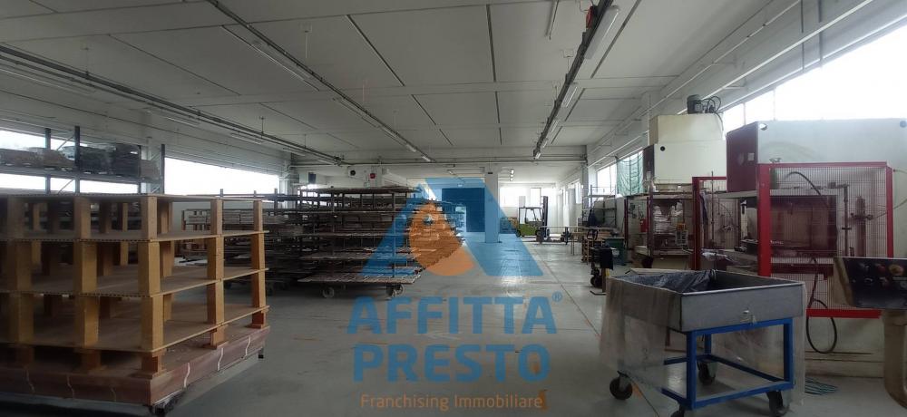 locale di sgombero in vendita a Castelfiorentino