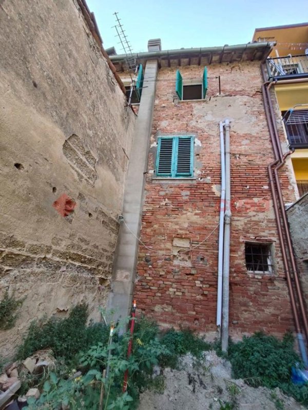 appartamento in vendita a Castelfiorentino in zona Castelnuovo d'Elsa