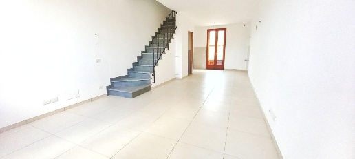 casa indipendente in vendita a Castelfiorentino in zona Petrazzi