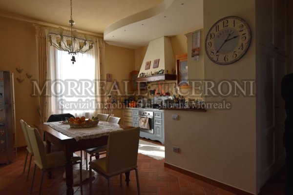 casa semindipendente in vendita a Castelfiorentino in zona Cambiano